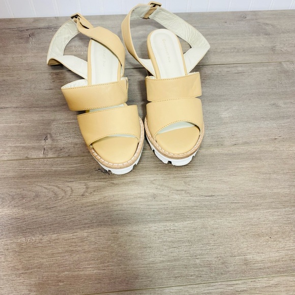 Chocolat Blu Track Sole Ankle Strap Wedge Sandal 37 us size 6-6.5 - Picture 6 of 9